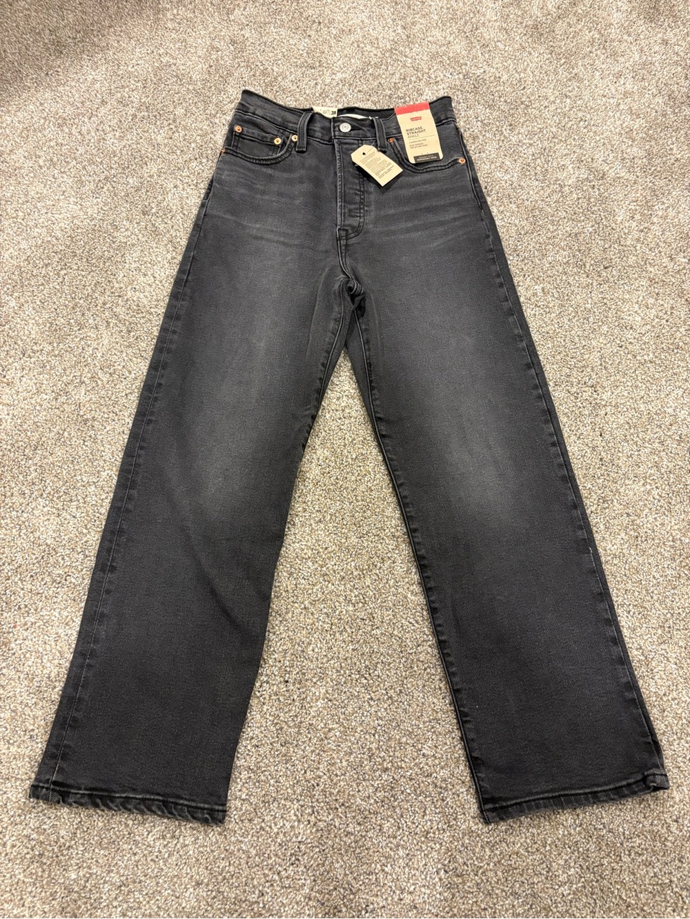 Levi's Ribcage Straight Ankle Jeans in Black - NWT